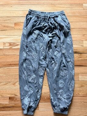 100 % cotton, made in Nepal Gray Leaf-Print and embroidered Jogger Pants